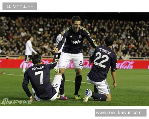 磅礴一战!卡特纳头球破门,奥萨苏纳1-0暂领先皇家社会 磅礴一战!卡特纳头球破门,奥萨苏纳1-0暂领先皇家社会