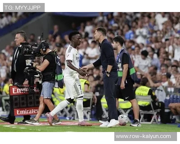 阿斯：赫伊森最近状态有所起伏，但阿隆索和皇马绝对信任他